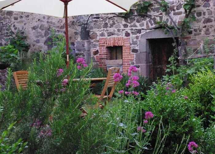 Holiday home Vigneron Nature Montaigut-le-Blanc (Puy-de-Dome)